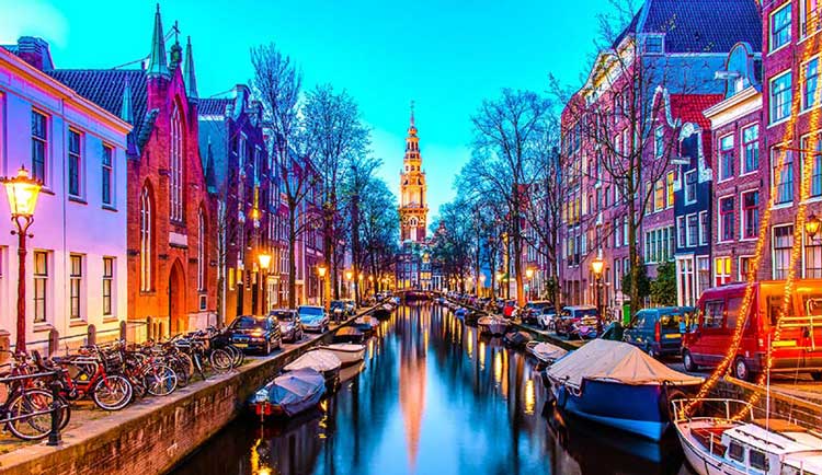 آمستردام هلند; یادآور قصه‌های شیرین کودکی