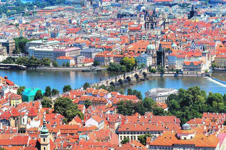 پراگ جمهوری چک; معماری زیبای دوران قرون وسطی