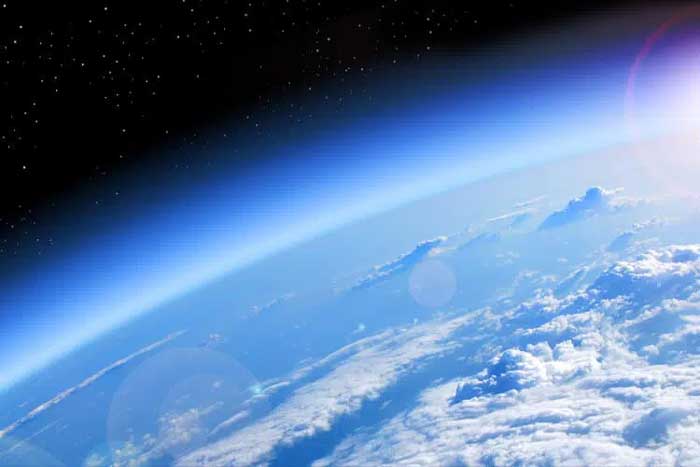 اتمسفر زمین بیش از 10000 کیلومتر عرض دارد