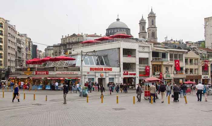 میدان تکسیم