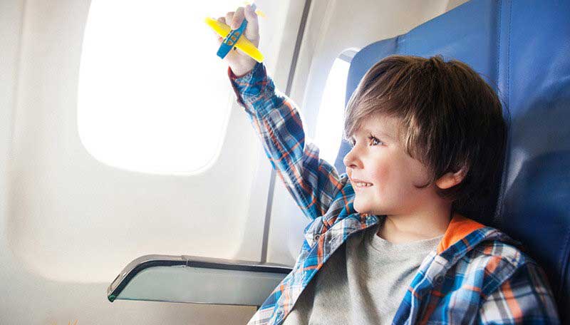 کودک را به تنهایی سوار هواپیما کنید!