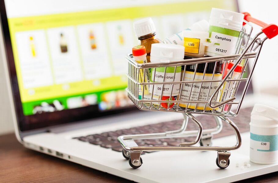 دستور کمیسیون اصل ۹۰ به وزیر بهداشت برای تدوین دستورالعمل توزیع آنلاین دارو