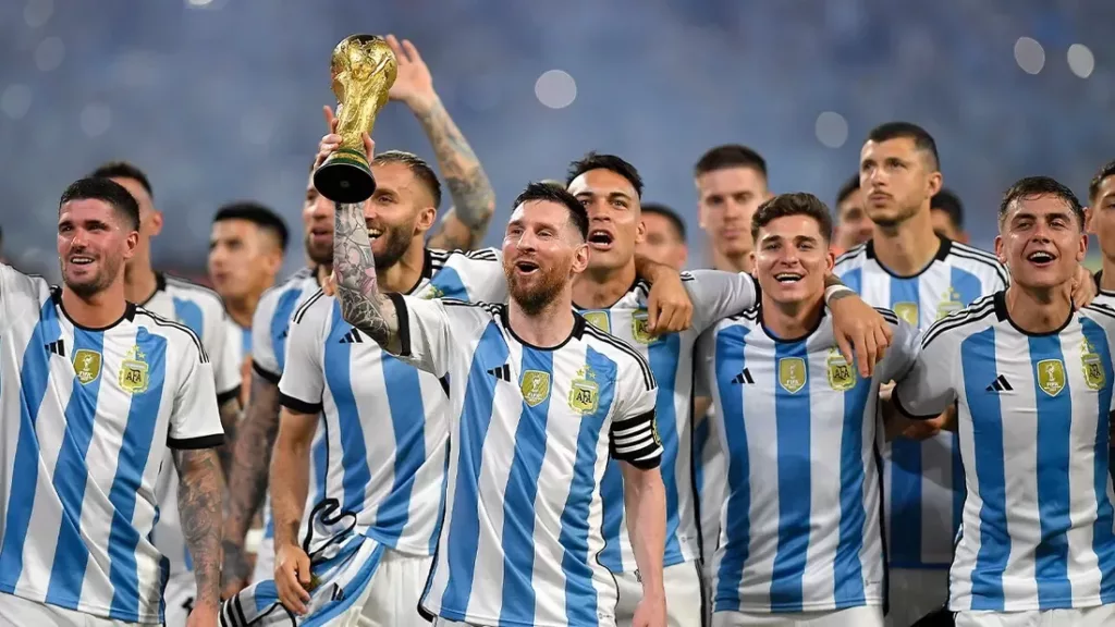 3 طرفدار ایرانی برنده پیراهن تیم آرژانتین با امضای مسی شدند